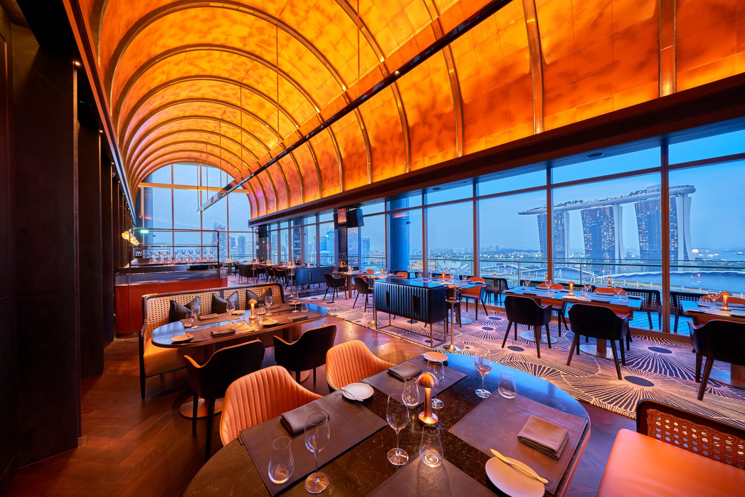 Klaasen Lighting Design – VUE@OUE Bayfront Bar & Restaurant
Photo credit: Klaasen Lighting Design