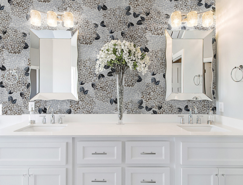 Hydrangea Gem 2, GEM GLASS COLLECTION
Photo credit: Mosaïque Surface